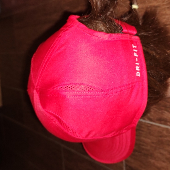 Nike AeroBill Unisex Lightweight Red Cap main image 5
